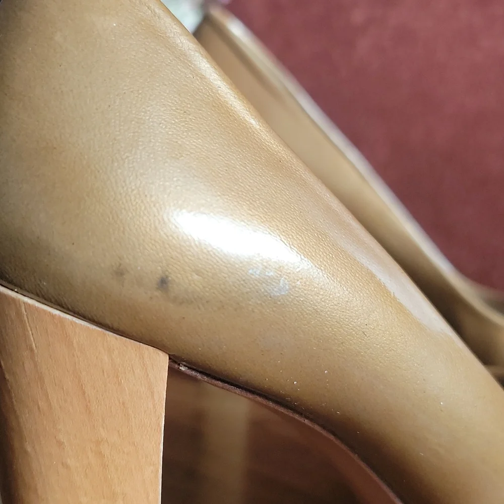 Shoes - Picture 8 of 11